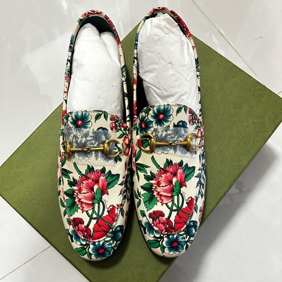 GUCCI Horsebit Printed Leather Loafers - Picture 7 of 11